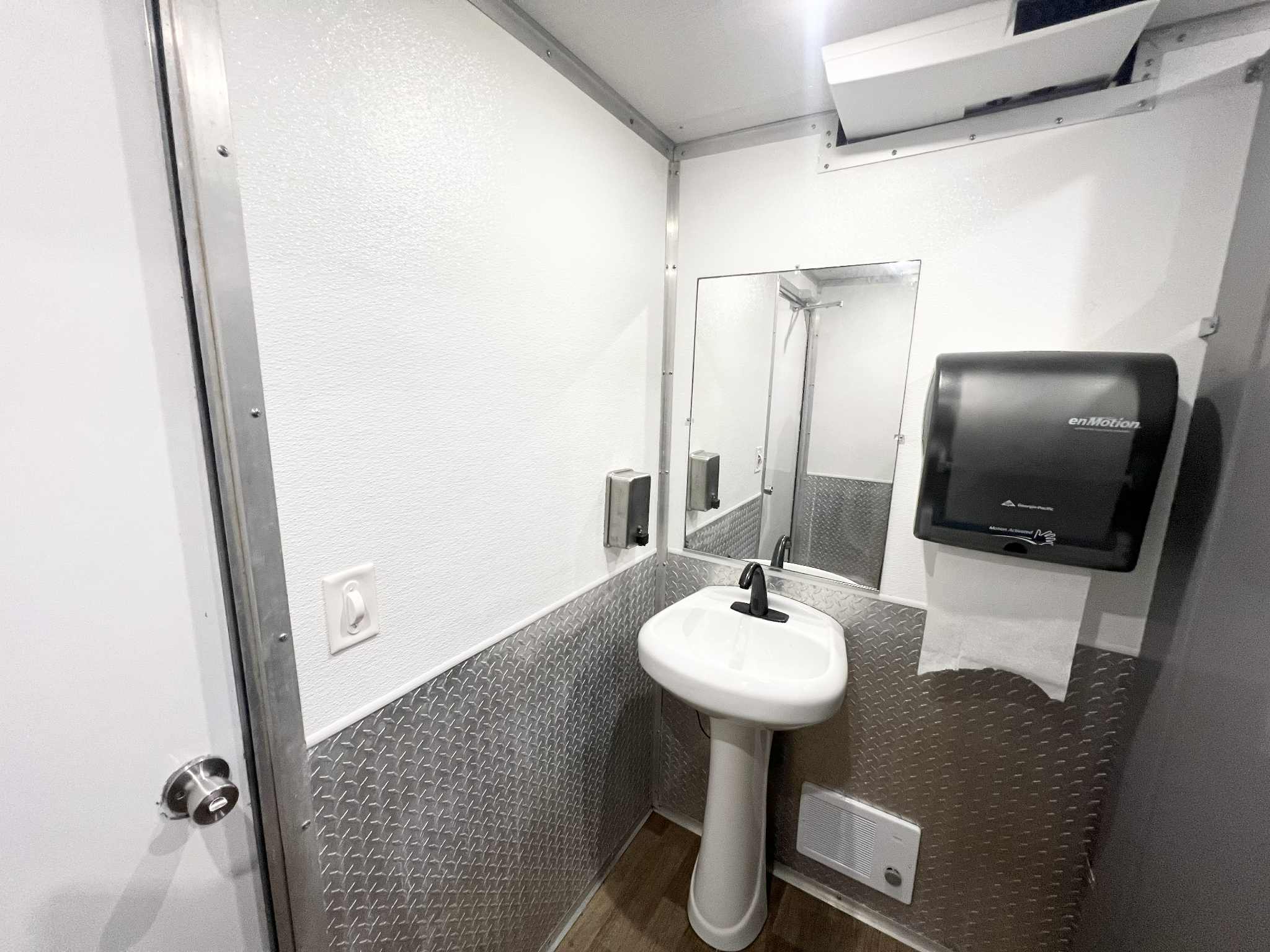 Sink & Vanity Area